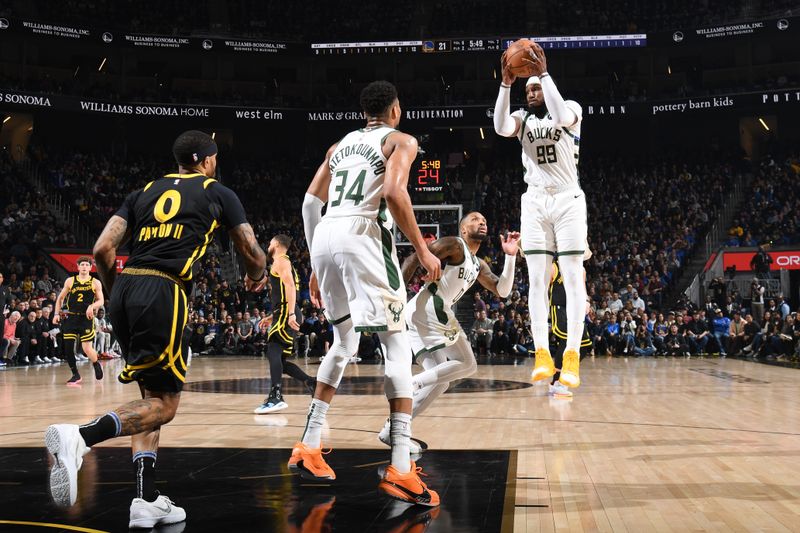 SAN FRANCISCO, CA - MARCH 6:  Jae Crowder #99 of the Milwaukee Bucks grabs a rebound during the game against the Golden State Warriors on MARCH 6, 2024 at Chase Center in San Francisco, California. NOTE TO USER: User expressly acknowledges and agrees that, by downloading and or using this photograph, user is consenting to the terms and conditions of Getty Images License Agreement. Mandatory Copyright Notice: Copyright 2024 NBAE (Photo by Noah Graham/NBAE via Getty Images)