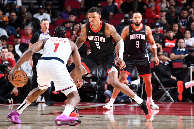 HOUSTON, TX - NOVEMBER 13:  Jabari Smith Jr. #10 of the Houston Rockets plays defense during the game against the LA Clippers on November 13, 2024 at the Toyota Center in Houston, Texas. NOTE TO USER: User expressly acknowledges and agrees that, by downloading and or using this photograph, User is consenting to the terms and conditions of the Getty Images License Agreement. Mandatory Copyright Notice: Copyright 2024 NBAE (Photo by Logan Riely/NBAE via Getty Images)