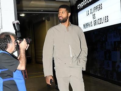 LOS ANGELES, CA - DECEMBER 29: Paul George #13 of the LA Clippers arrives to the arena before the game against the Memphis Grizzlies on December 29, 2023 at Crypto.Com Arena in Los Angeles, California. NOTE TO USER: User expressly acknowledges and agrees that, by downloading and/or using this Photograph, user is consenting to the terms and conditions of the Getty Images License Agreement. Mandatory Copyright Notice: Copyright 2023 NBAE (Photo by Juan Ocampo/NBAE via Getty Images)