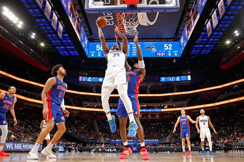 DETROIT, MI - FEBRUARY 4: Wendell Carter Jr. #34 of the Orlando Magic drives to the basket during the game against the Detroit Pistons on February 4, 2024 at Little Caesars Arena in Detroit, Michigan. NOTE TO USER: User expressly acknowledges and agrees that, by downloading and/or using this photograph, User is consenting to the terms and conditions of the Getty Images License Agreement. Mandatory Copyright Notice: Copyright 2024 NBAE (Photo by Brian Sevald/NBAE via Getty Images)