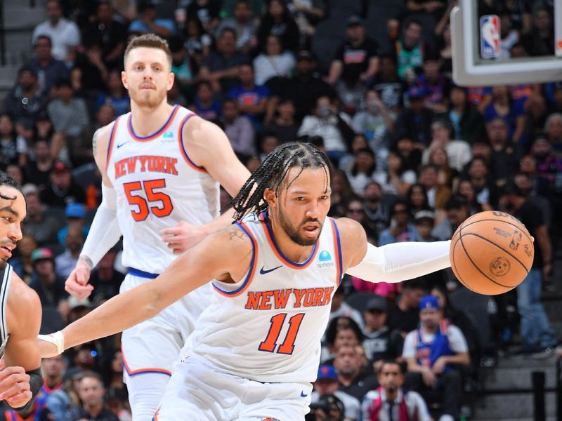 SAN ANTONIO, TX - MARCH 29: Jalen Brunson #11 of the New York Knicks drives to the basket during the game against the San Antonio Spurs on March 29, 2024 at the Frost Bank Center in San Antonio, Texas. NOTE TO USER: User expressly acknowledges and agrees that, by downloading and or using this photograph, user is consenting to the terms and conditions of the Getty Images License Agreement. Mandatory Copyright Notice: Copyright 2024 NBAE (Photos by Michael Gonzales/NBAE via Getty Images)