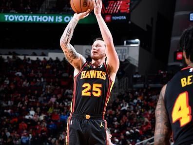 HOUSTON, TX - DECEMBER 20:  Garrison Mathews #25 of the Atlanta Hawks shoots a three point basket during the game against the Houston Rockets on December 20, 2023 at the Toyota Center in Houston, Texas. NOTE TO USER: User expressly acknowledges and agrees that, by downloading and or using this photograph, User is consenting to the terms and conditions of the Getty Images License Agreement. Mandatory Copyright Notice: Copyright 2023 NBAE (Photo by Logan Riely/NBAE via Getty Images)