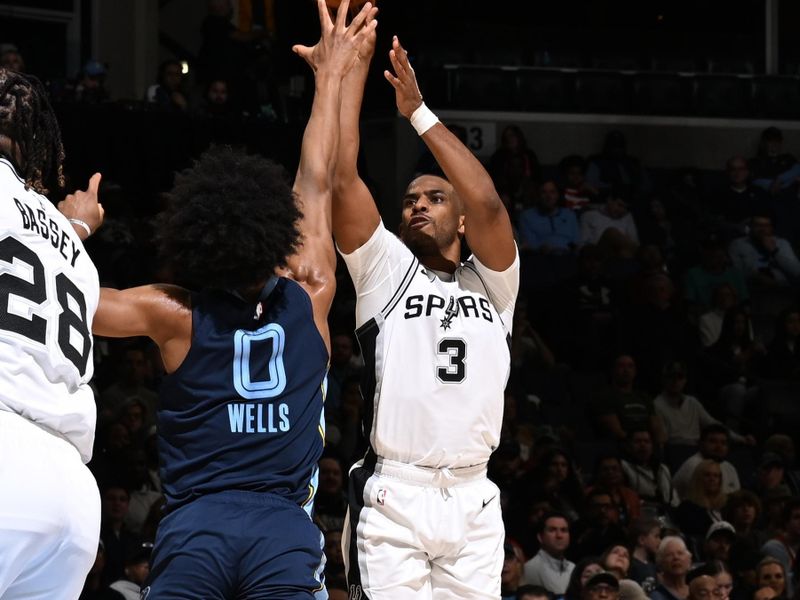 MEMPHIS, TN - FEBRUARY 3:  Chris Paul #3 of the San Antonio Spurs shoots the ball during the game against the Memphis Grizzlies on February  3, 2025 at FedExForum in Memphis, Tennessee. NOTE TO USER: User expressly acknowledges and agrees that, by downloading and or using this photograph, User is consenting to the terms and conditions of the Getty Images License Agreement. Mandatory Copyright Notice: Copyright 2025 NBAE (Photo by Grant Burke/NBAE via Getty Images)