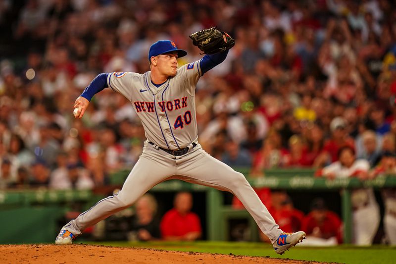 Jul 23, 2023; Boston, Massachusetts, USA; New York Mets relief pitcher Drew Smith (40) throws a pitch against the Boston Red Sox in the third inning at Fenway Park. Mandatory Credit: David Butler II-USA TODAY Sports