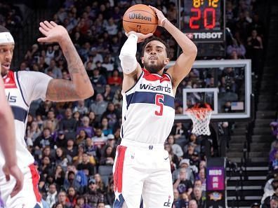 SACRAMENTO, CA - DECEMBER 18: Tyus Jones #5 of the Washington Wizards shoots the ball during the game against the Sacramento Kings on December 18, 2023 at Golden 1 Center in Sacramento, California. NOTE TO USER: User expressly acknowledges and agrees that, by downloading and or using this Photograph, user is consenting to the terms and conditions of the Getty Images License Agreement. Mandatory Copyright Notice: Copyright 2023 NBAE (Photo by Rocky Widner/NBAE via Getty Images)