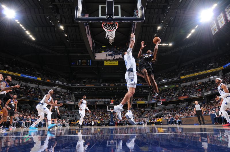 INDIANAPOLIS, IN - MARCH 27: Isaiah Jackson #22 of the Indiana Pacers drives to the basket during the game against the Dallas Mavericks on March 27, 2023 at Gainbridge Fieldhouse in Indianapolis, Indiana. NOTE TO USER: User expressly acknowledges and agrees that, by downloading and or using this Photograph, user is consenting to the terms and conditions of the Getty Images License Agreement. Mandatory Copyright Notice: Copyright 2023 NBAE (Photo by Ron Hoskins/NBAE via Getty Images)