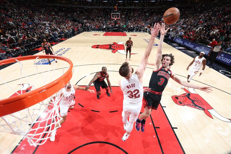 CHICAGO, IL - NOVEMBER 11: Josh Giddey #3 of the Chicago Bulls shoots the ball during the game against the Cleveland Cavaliers on November 11, 2024 at United Center in Chicago, Illinois. NOTE TO USER: User expressly acknowledges and agrees that, by downloading and or using this photograph, User is consenting to the terms and conditions of the Getty Images License Agreement. Mandatory Copyright Notice: Copyright 2024 NBAE (Photo by Jeff Haynes/NBAE via Getty Images)