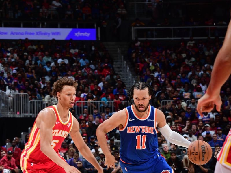 ATLANTA, GA - NOVEMBER 6:  Jalen Brunson #11 of the New York Knicks drives to the basket during the game against the Atlanta Hawks during a regular season game on November 6, 2024 at State Farm Arena in Atlanta, Georgia.  NOTE TO USER: User expressly acknowledges and agrees that, by downloading and/or using this Photograph, user is consenting to the terms and conditions of the Getty Images License Agreement. Mandatory Copyright Notice: Copyright 2024 NBAE (Photo by Scott Cunningham/NBAE via Getty Images)