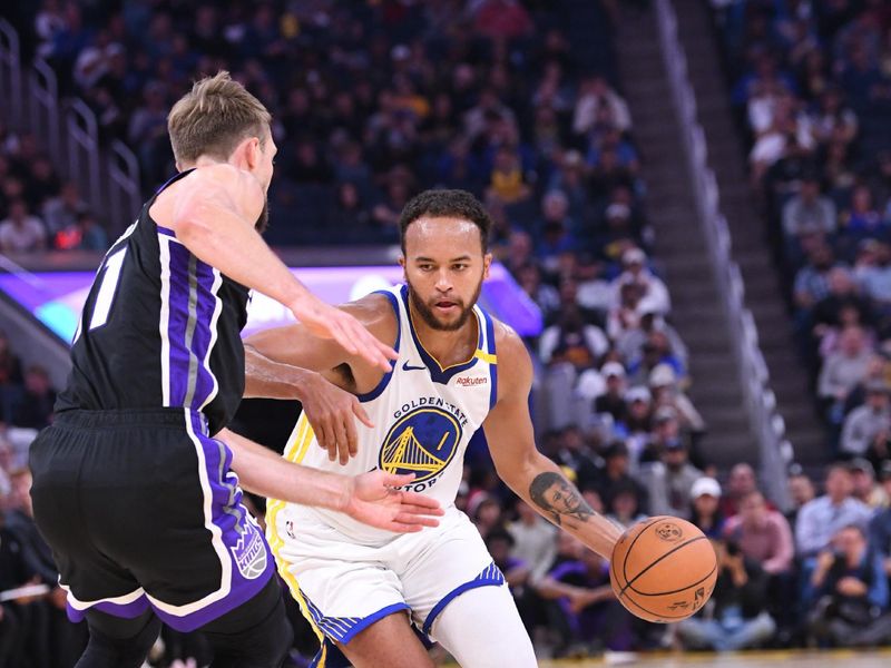 SAN FRANCISCO, CA - OCTOBER 11: Kyle Anderson #1 of the Golden State Warriors handles the ball during the game against the Sacramento Kings during a NBA Preseason game on October 11, 2024 at Chase Center in San Francisco, California. NOTE TO USER: User expressly acknowledges and agrees that, by downloading and or using this photograph, user is consenting to the terms and conditions of Getty Images License Agreement. Mandatory Copyright Notice: Copyright 2024 NBAE (Photo by Noah Graham/NBAE via Getty Images)