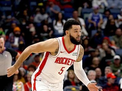 NEW ORLEANS, LOUISIANA - DECEMBER 23: Fred VanVleet #5 of the Houston Rockets dribbles the ball down court during the third quarter of an NBA game against the New Orleans Pelicans at Smoothie King Center on December 23, 2023 in New Orleans, Louisiana. NOTE TO USER: User expressly acknowledges and agrees that, by downloading and or using this photograph, User is consenting to the terms and conditions of the Getty Images License Agreement. (Photo by Sean Gardner/Getty Images)