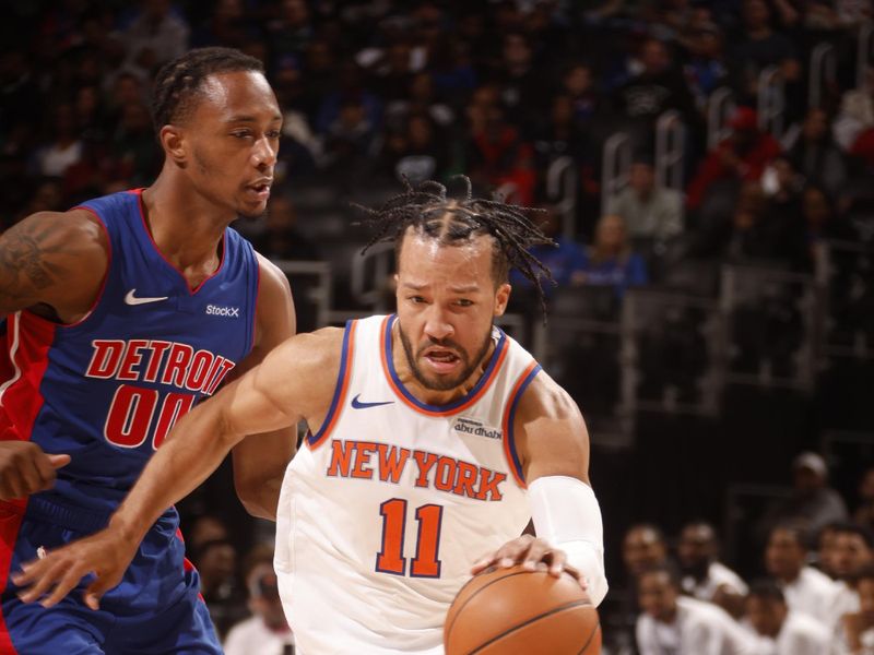 DETROIT, MI - NOVEMBER 1: Jalen Brunson #11 of the New York Knicks dribbles the ball during the game against the Detroit Pistons on November 1, 2024 at Little Caesars Arena in Detroit, Michigan. NOTE TO USER: User expressly acknowledges and agrees that, by downloading and/or using this photograph, User is consenting to the terms and conditions of the Getty Images License Agreement. Mandatory Copyright Notice: Copyright 2024 NBAE (Photo by Brian Sevald/NBAE via Getty Images)