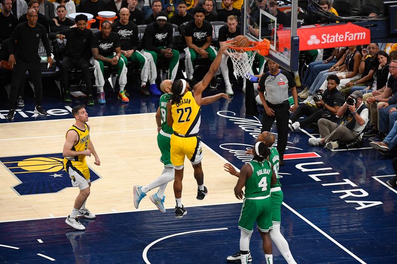 INDIANAPOLIS, IN - MAY 27:  Isaiah Jackson #22 of the Indiana Pacers slam dunk the ball during the game  against the Boston Celtics during Game 4 of the Eastern Conference Finals of the 2024 NBA Playoffs on May 27, 2024 at Gainbridge Fieldhouse in Indianapolis, Indiana. NOTE TO USER: User expressly acknowledges and agrees that, by downloading and or using this Photograph, user is consenting to the terms and conditions of the Getty Images License Agreement. Mandatory Copyright Notice: Copyright 2024 NBAE (Photo by Brian Babineau/NBAE via Getty Images)