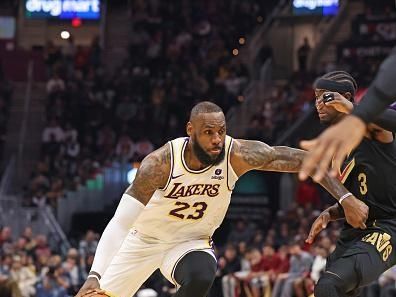 CLEVELAND, OH - NOVEMBER 25: LeBron James #23 of the Los Angeles Lakers dribbles the ball during the game against the Cleveland Cavaliers on November 25, 2023 at Rocket Mortgage FieldHouse in Cleveland, Ohio. NOTE TO USER: User expressly acknowledges and agrees that, by downloading and/or using this Photograph, user is consenting to the terms and conditions of the Getty Images License Agreement. Mandatory Copyright Notice: Copyright 2023 NBAE (Photo by  Lauren Leigh Bacho/NBAE via Getty Images)