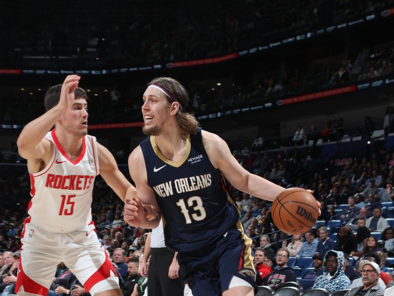 NEW ORLEANS, LA - MARCH 6: Kelly Olynyk #13 of the New Orleans Pelicans handles the ball during the game against the Houston Rockets on March 6, 2025 at the Smoothie King Center in New Orleans, Louisiana. NOTE TO USER: User expressly acknowledges and agrees that, by downloading and or using this Photograph, user is consenting to the terms and conditions of the Getty Images License Agreement. Mandatory Copyright Notice: Copyright 2025 NBAE (Photo by Layne Murdoch Jr./NBAE via Getty Images)