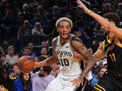 SAN FRANCISCO, CA - NOVEMBER 24: Jeremy Sochan #10 of the San Antonio Spurs dribbles the ball during the game against the Golden State Warriors on November 24, 2023 at Chase Center in San Francisco, California. NOTE TO USER: User expressly acknowledges and agrees that, by downloading and or using this photograph, user is consenting to the terms and conditions of Getty Images License Agreement. Mandatory Copyright Notice: Copyright 2023 NBAE (Photo by Garrett Ellwood/NBAE via Getty Images)