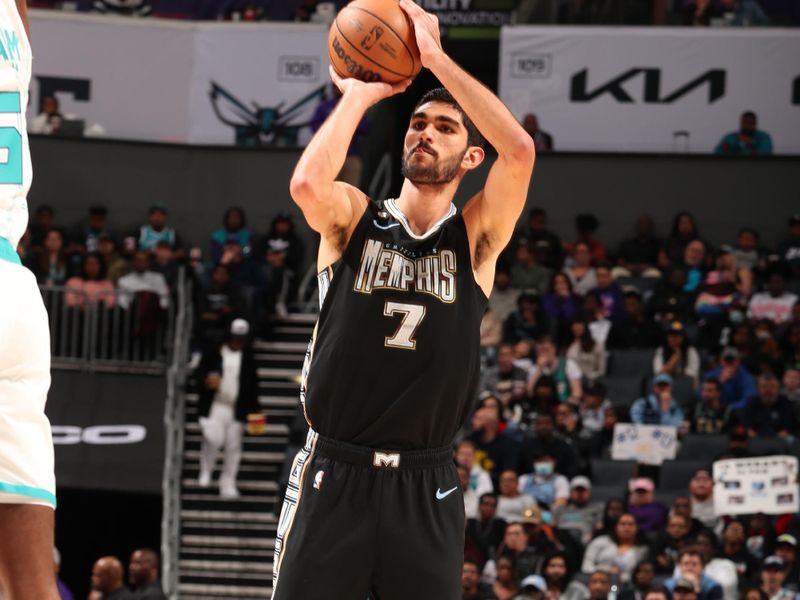 CHARLOTTE, NC - JANUARY 4: Santi Aldama #7 of the Memphis Grizzlies shoots the ball during the game against the Charlotte Hornets on January 4, 2023 at Spectrum Center in Charlotte, North Carolina. NOTE TO USER: User expressly acknowledges and agrees that, by downloading and or using this photograph, User is consenting to the terms and conditions of the Getty Images License Agreement. Mandatory Copyright Notice: Copyright 2023 NBAE (Photo by Kent Smith/NBAE via Getty Images)