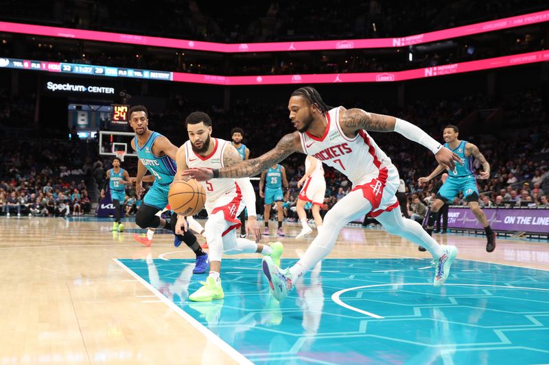 CHARLOTTE, NC - JANUARY 26:  Cam Whitmore #7 of the Houston Rockets handles the ball during the game against the Charlotte Hornets on January 26, 2024 at Spectrum Center in Charlotte, North Carolina. NOTE TO USER: User expressly acknowledges and agrees that, by downloading and or using this photograph, User is consenting to the terms and conditions of the Getty Images License Agreement.  Mandatory Copyright Notice:  Copyright 2024 NBAE (Photo by Brock Williams-Smith/NBAE via Getty Images)