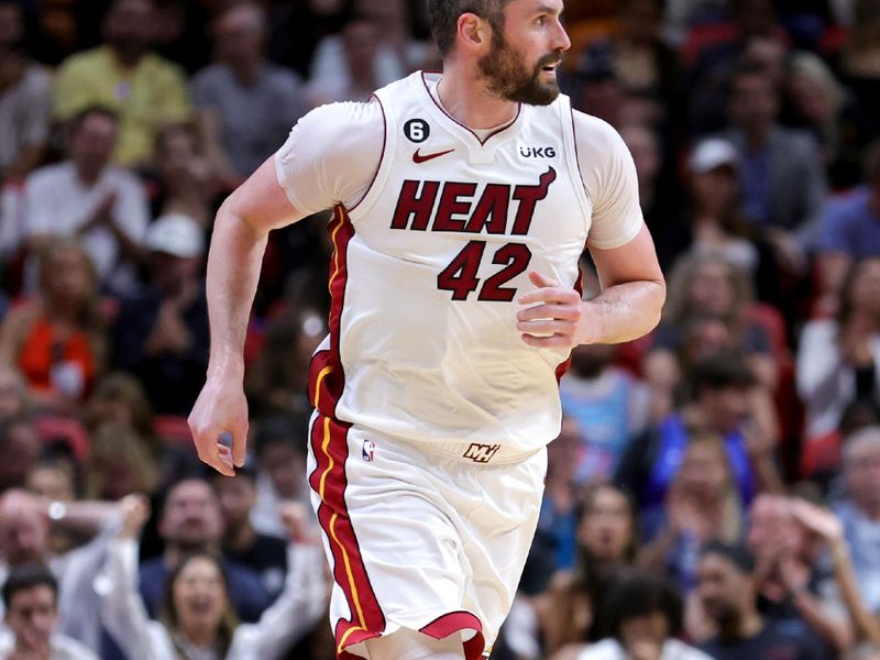 MIAMI, FLORIDA - APRIL 01: Kevin Love #42 of the Miami Heat in action against the Dallas Mavericks during the second quarter at Miami-Dade Arena on April 01, 2023 in Miami, Florida. NOTE TO USER: User expressly acknowledges and agrees that, by downloading and or using this photograph, User is consenting to the terms and conditions of the Getty Images License Agreement. (Photo by Megan Briggs/Getty Images)