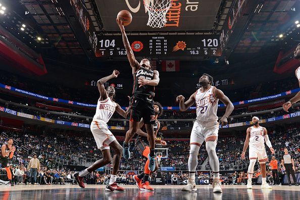 DETROIT, MI - NOVEMBER 5: Marcus Sasser #25 of the Detroit Pistons shoots the ball during the game against the Phoenix Suns on November 5, 2023 at Little Caesars Arena in Detroit, Michigan. NOTE TO USER: User expressly acknowledges and agrees that, by downloading and/or using this photograph, User is consenting to the terms and conditions of the Getty Images License Agreement. Mandatory Copyright Notice: Copyright 2023 NBAE (Photo by Chris Schwegler/NBAE via Getty Images)