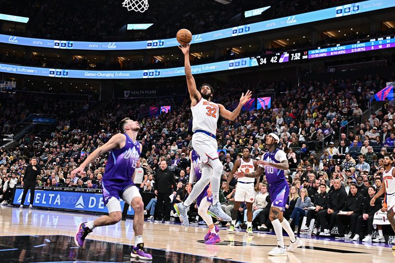 SALT LAKE CITY, UT - NOVEMBER 23: Karl-Anthony Towns #32 of the New York Knicks shoots the ball during the game against the Utah Jazz on November 23, 2024 at Delta Center in Salt Lake City, Utah. NOTE TO USER: User expressly acknowledges and agrees that, by downloading and or using this Photograph, User is consenting to the terms and conditions of the Getty Images License Agreement. Mandatory Copyright Notice: Copyright 2024 NBAE (Photo by Jamie Sabau/NBAE via Getty Images)