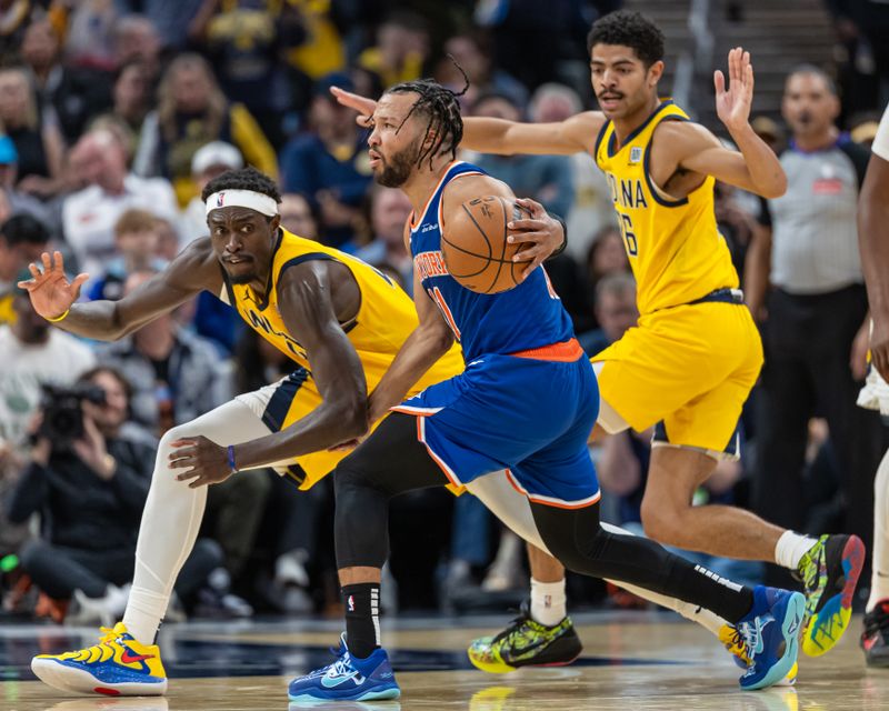 INDIANAPOLIS, INDIANA - NOVEMBER 10: Jalen Brunson #11 of the New York Knicks dribbles against Pascal Siakam #43 of the Indiana Pacers at Gainbridge Fieldhouse on November 10, 2024 in Indianapolis, Indiana. NOTE TO USER: User expressly acknowledges and agrees that, by downloading and or using this photograph, User is consenting to the terms and conditions of the Getty Images License Agreement. (Photo by Michael Hickey/Getty Images)