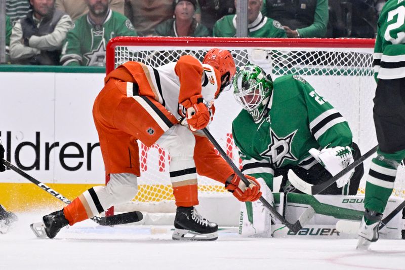 Anaheim Ducks' Second Period Surge Overwhelms Dallas Stars at American Airlines Center