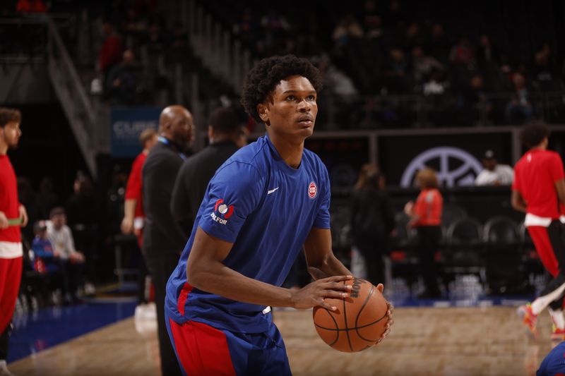 DETROIT, MI - JANUARY 12: Ausar Thompson #9 of the Detroit Pistons warms up before the game against the Houston Rockets on January 12, 2024 at Little Caesars Arena in Detroit, Michigan. NOTE TO USER: User expressly acknowledges and agrees that, by downloading and/or using this photograph, User is consenting to the terms and conditions of the Getty Images License Agreement. Mandatory Copyright Notice: Copyright 2024 NBAE (Photo by Brian Sevald/NBAE via Getty Images)