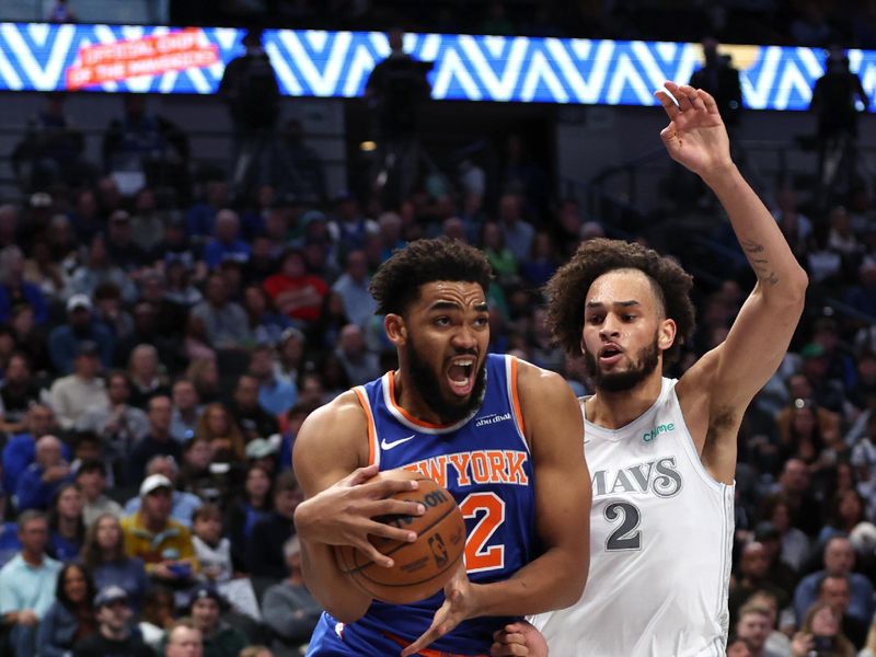 DALLAS, TX - NOVEMBER 27:  Karl-Anthony Towns #32 of the New York Knicks drives to the basket during the game against the Dallas Mavericks during a regular season game on November 27, 2024 at dalAmerican Airlines Center in Dallas, Texas. NOTE TO USER: User expressly acknowledges and agrees that, by downloading and or using this photograph, User is consenting to the terms and conditions of the Getty Images License Agreement. Mandatory Copyright Notice: Copyright 2024 NBAE (Photo by Tim Heitman/NBAE via Getty Images)