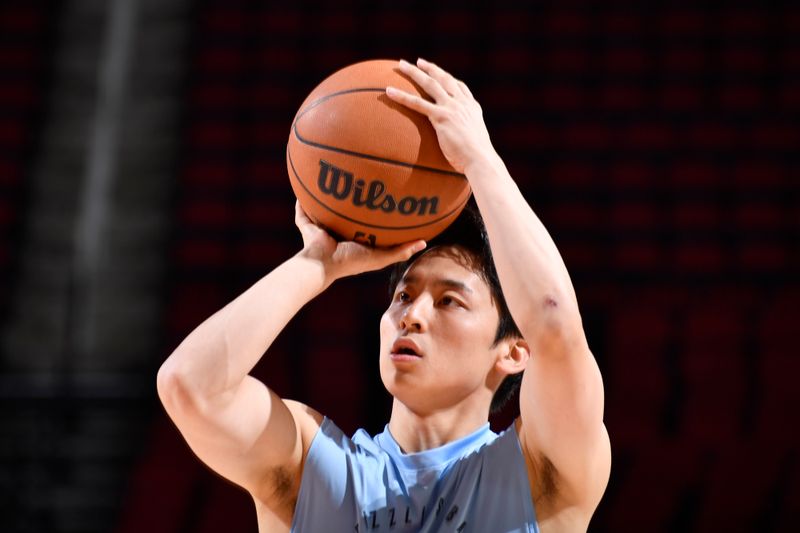 HOUSTON, TX - OCTOBER 25: Yuki Kawamura #17 of the Memphis Grizzlies warms up before the game against the Houston Rockets on October 25, 2024 at the Toyota Center in Houston, Texas. NOTE TO USER: User expressly acknowledges and agrees that, by downloading and or using this photograph, User is consenting to the terms and conditions of the Getty Images License Agreement. Mandatory Copyright Notice: Copyright 2024 NBAE (Photo by Logan Riely/NBAE via Getty Images)