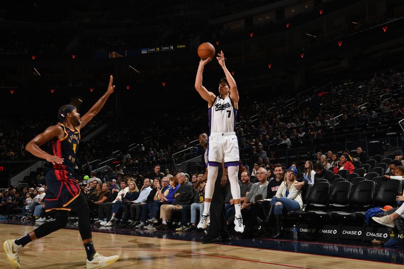 SAN FRANCISCO, CA - JANUARY 5:  Doug McDermott #7 of the Sacramento Kings shoots the ball during the game against the Golden State Warriors on January 5, 2025 at Chase Center in San Francisco, California. NOTE TO USER: User expressly acknowledges and agrees that, by downloading and or using this photograph, user is consenting to the terms and conditions of Getty Images License Agreement. Mandatory Copyright Notice: Copyright 2025 NBAE (Photo by Noah Graham/NBAE via Getty Images)