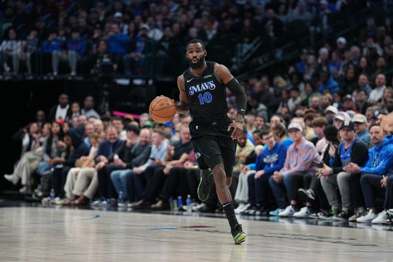 DALLAS, TX - JANUARY 24: Tim Hardaway Jr. #10 of the Dallas Mavericks dribbles the ball during the game against the Phoenix Suns on January 24, 2024 at the American Airlines Center in Dallas, Texas. NOTE TO USER: User expressly acknowledges and agrees that, by downloading and or using this photograph, User is consenting to the terms and conditions of the Getty Images License Agreement. Mandatory Copyright Notice: Copyright 2024 NBAE (Photo by Glenn James/NBAE via Getty Images)