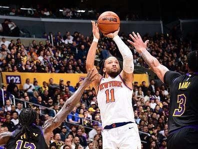 LOS ANGELES, CA - DECEMBER 18:  Jalen Brunson #11 of the New York Knicks shoots the ball during the game on December 18, 2023 at Crypto.Com Arena in Los Angeles, California. NOTE TO USER: User expressly acknowledges and agrees that, by downloading and/or using this Photograph, user is consenting to the terms and conditions of the Getty Images License Agreement. Mandatory Copyright Notice: Copyright 2023 NBAE (Photo by Adam Pantozzi/NBAE via Getty Images)