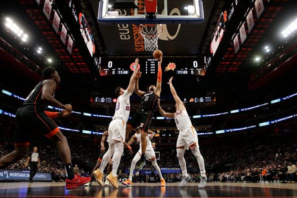 DETROIT, MI - NOVEMBER 5: Cade Cunningham #2 of the Detroit Pistons drives to the basket during the game against the Phoenix Suns on November 5, 2023 at Little Caesars Arena in Detroit, Michigan. NOTE TO USER: User expressly acknowledges and agrees that, by downloading and/or using this photograph, User is consenting to the terms and conditions of the Getty Images License Agreement. Mandatory Copyright Notice: Copyright 2023 NBAE (Photo by Brian Sevald/NBAE via Getty Images)