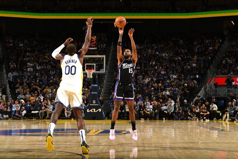 SAN FRANCISCO, CA - OCTOBER 11: Mason Jones #15 of the Sacramento Kings shoots the ball during the game against the Golden State Warriors during a NBA Preseason game on October 11, 2024 at Chase Center in San Francisco, California. NOTE TO USER: User expressly acknowledges and agrees that, by downloading and or using this photograph, user is consenting to the terms and conditions of Getty Images License Agreement. Mandatory Copyright Notice: Copyright 2024 NBAE (Photo by Noah Graham/NBAE via Getty Images)