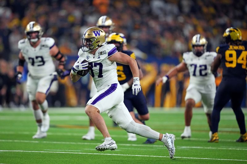 Jan 8, 2024; Houston, TX, USA; Washington Huskies tight end Jack Westover (37) runs with the ball during the second quarter against the Michigan Wolverines in the 2024 College Football Playoff national championship game at NRG Stadium. Mandatory Credit: Kirby Lee-USA TODAY Sports