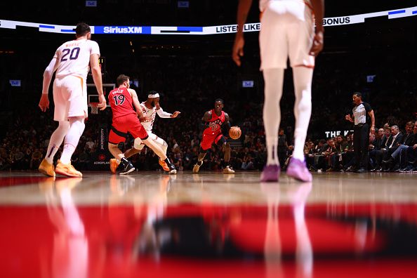 TORONTO, CANADA - NOVEMBER 29: Dennis Schroder #17 of the Toronto Raptors drives to the basket during the game against the Phoenix Suns on November 29, 2023 at the Scotiabank Arena in Toronto, Ontario, Canada.  NOTE TO USER: User expressly acknowledges and agrees that, by downloading and or using this Photograph, user is consenting to the terms and conditions of the Getty Images License Agreement.  Mandatory Copyright Notice: Copyright 2023 NBAE (Photo by Vaughn Ridley/NBAE via Getty Images)