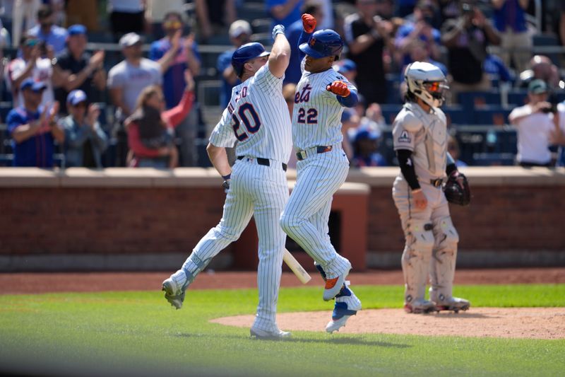 May 1, 2025; New York City, New York, USA; New York Mets first baseman Pete Alonso (20) congratulates right fielder Juan Soto (22) for  d hitting a home run against the Arizona Diamondbacksuring the sixth inning at Citi Field. Mandatory Credit: Gregory Fisher-Imagn Images