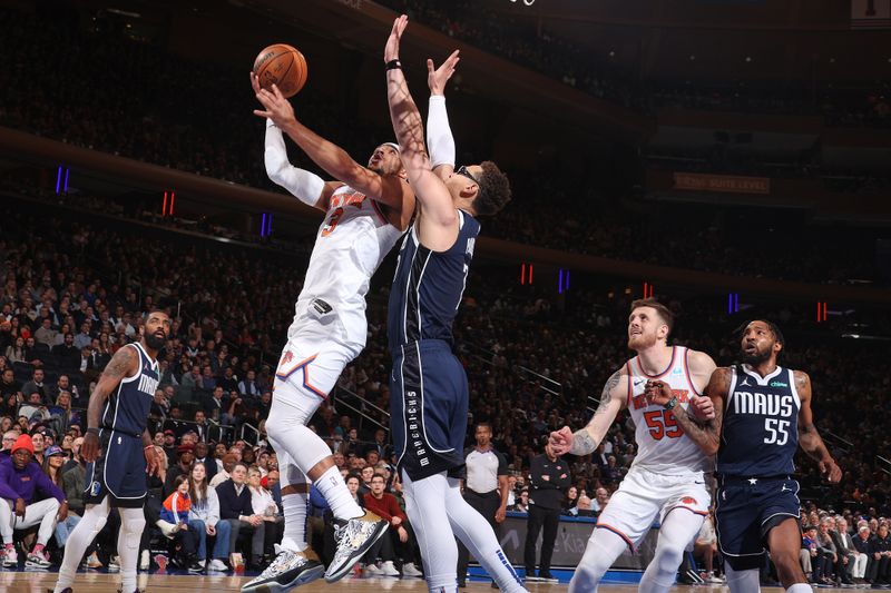 NEW YORK, NY - FEBRUARY 8: Josh Hart #3 of the New York Knicks shoots the ball during the game against the Dallas Mavericks on February 8, 2024 at Madison Square Garden in New York City, New York.  NOTE TO USER: User expressly acknowledges and agrees that, by downloading and or using this photograph, User is consenting to the terms and conditions of the Getty Images License Agreement. Mandatory Copyright Notice: Copyright 2024 NBAE  (Photo by Nathaniel S. Butler/NBAE via Getty Images)