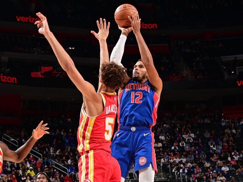 DETROIT, MI - NOVEMBER 8: Tobias Harris #12 of the Detroit Pistons shoots the ball during the game against the Atlanta Hawks on November  8, 2024 at Little Caesars Arena in Detroit, Michigan. NOTE TO USER: User expressly acknowledges and agrees that, by downloading and/or using this photograph, User is consenting to the terms and conditions of the Getty Images License Agreement. Mandatory Copyright Notice: Copyright 2024 NBAE (Photo by Chris Schwegler/NBAE via Getty Images)