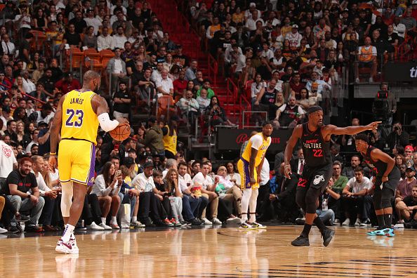 MIAMI, FL - NOVEMBER 6:  LeBron James #23 of the Los Angeles Lakers brings the ball up court during the game against the Miami Heat on November 6, 2023 at Kaseya Center in Miami, Florida. NOTE TO USER: User expressly acknowledges and agrees that, by downloading and or using this Photograph, user is consenting to the terms and conditions of the Getty Images License Agreement. Mandatory Copyright Notice: Copyright 2023 NBAE (Photo by Issac Baldizon/NBAE via Getty Images)