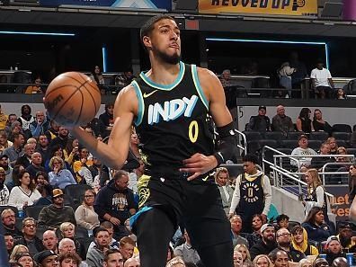 INDIANAPOLIS, IN - NOVEMBER 3: Tyrese Haliburton #0 of the Indiana Pacers passes the ball during the game against the Cleveland Cavaliers during the In-Season Tournament on November 3, 2023 at Gainbridge Fieldhouse in Indianapolis, Indiana. NOTE TO USER: User expressly acknowledges and agrees that, by downloading and or using this Photograph, user is consenting to the terms and conditions of the Getty Images License Agreement. Mandatory Copyright Notice: Copyright 2023 NBAE (Photo by Ron Hoskins/NBAE via Getty Images)