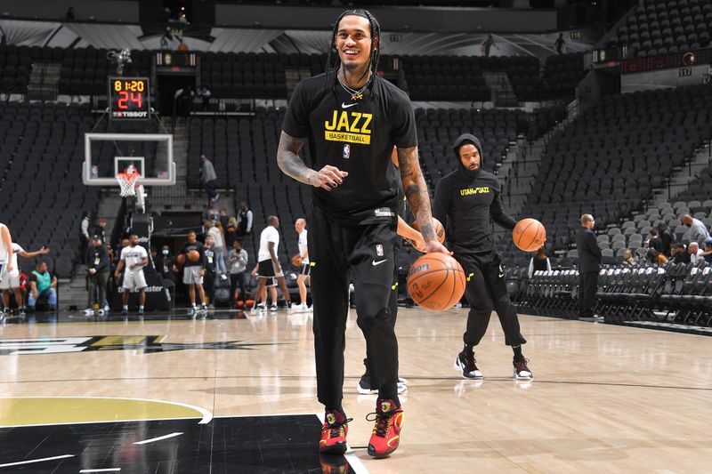 SAN ANTONIO, TX - DECEMBER 26: Jordan Clarkson #00 of the Utah Jazz smiles during warm ups before the game against the San Antonio Spurs on December 26, 2022 at the AT&T Center in San Antonio, Texas. NOTE TO USER: User expressly acknowledges and agrees that, by downloading and or using this photograph, user is consenting to the terms and conditions of the Getty Images License Agreement. Mandatory Copyright Notice: Copyright 2022 NBAE (Photos by Michael Gonzales/NBAE via Getty Images)