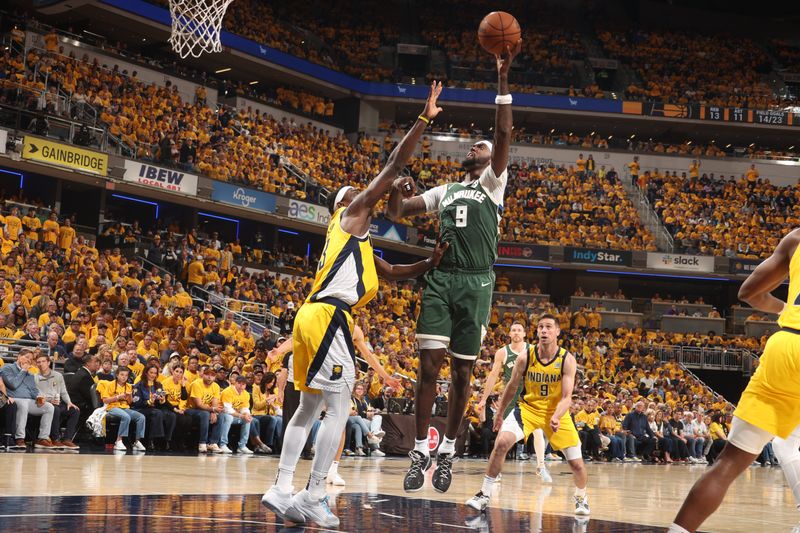 INDIANAPOLIS, IN - APRIL 26: Bobby Portis #9 of the Milwaukee Bucks drives to the basket during the game /aip? during Round 1 Game 3 of the 2024 NBA Playoffs on April 26, 2024 at Gainbridge Fieldhouse in Indianapolis, Indiana. NOTE TO USER: User expressly acknowledges and agrees that, by downloading and or using this Photograph, user is consenting to the terms and conditions of the Getty Images License Agreement. Mandatory Copyright Notice: Copyright 2023 NBAE (Photo by Nathaniel S. Butler/NBAE via Getty Images)