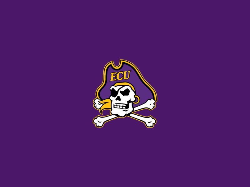 East Carolina Pirates Edge Connecticut Huskies at Pratt and Whitney Stadium in Football Showdown