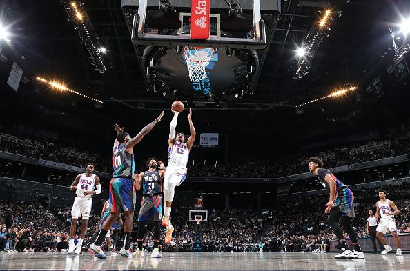 BROOKLYN, NY - NOVEMBER 19: Tobias Harris #12 of the Philadelphia 76ers drives to the basket during the game against the Brooklyn Nets on November 19, 2023 at Barclays Center in Brooklyn, New York. NOTE TO USER: User expressly acknowledges and agrees that, by downloading and or using this Photograph, user is consenting to the terms and conditions of the Getty Images License Agreement. Mandatory Copyright Notice: Copyright 2023 NBAE (Photo by Nathaniel S. Butler/NBAE via Getty Images)