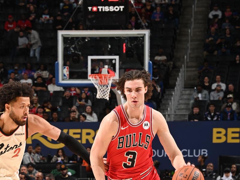 DETROIT, MI - NOVEMBER 18: Josh Giddey #3 of the Chicago Bulls dribbles the ball during the game against the Detroit Pistons on November 18, 2024 at Little Caesars Arena in Detroit, Michigan. NOTE TO USER: User expressly acknowledges and agrees that, by downloading and/or using this photograph, User is consenting to the terms and conditions of the Getty Images License Agreement. Mandatory Copyright Notice: Copyright 2024 NBAE (Photo by Chris Schwegler/NBAE via Getty Images)