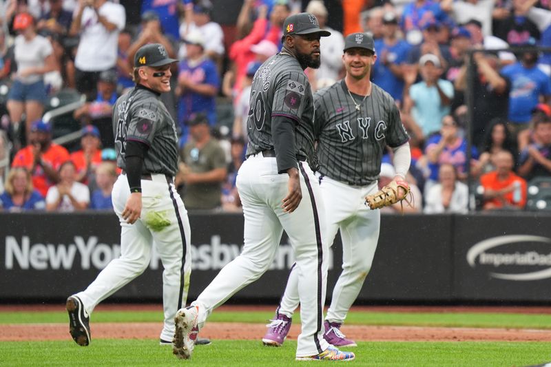 Aug 17, 2024; New York City, New York, USA; New York Mets pitcher Luis Severino (40) looks toward the Miami Marlins dugout after a double play retired the side at Citi Field. Mandatory Credit: Lucas Boland-USA TODAY Sports