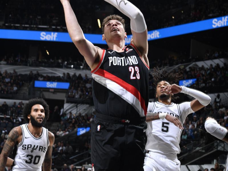 SAN ANTONIO, TX - NOVEMBER 7: Donovan Clingan #23 of the Portland Trail Blazers shoots the ball during the game against the San Antonio Spurs on November 7, 2024 at the Frost Bank Center in San Antonio, Texas. NOTE TO USER: User expressly acknowledges and agrees that, by downloading and or using this photograph, user is consenting to the terms and conditions of the Getty Images License Agreement. Mandatory Copyright Notice: Copyright 2024 NBAE (Photos by Logan Riely/NBAE via Getty Images)