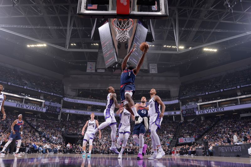 SACRAMENTO, CA - NOVEMBER 8: James Harden #1 of the LA Clippers drives to the basket during the game against the Sacramento Kings on November 8, 2024 at Golden 1 Center in Sacramento, California. NOTE TO USER: User expressly acknowledges and agrees that, by downloading and or using this Photograph, user is consenting to the terms and conditions of the Getty Images License Agreement. Mandatory Copyright Notice: Copyright 2024 NBAE (Photo by Rocky Widner/NBAE via Getty Images)