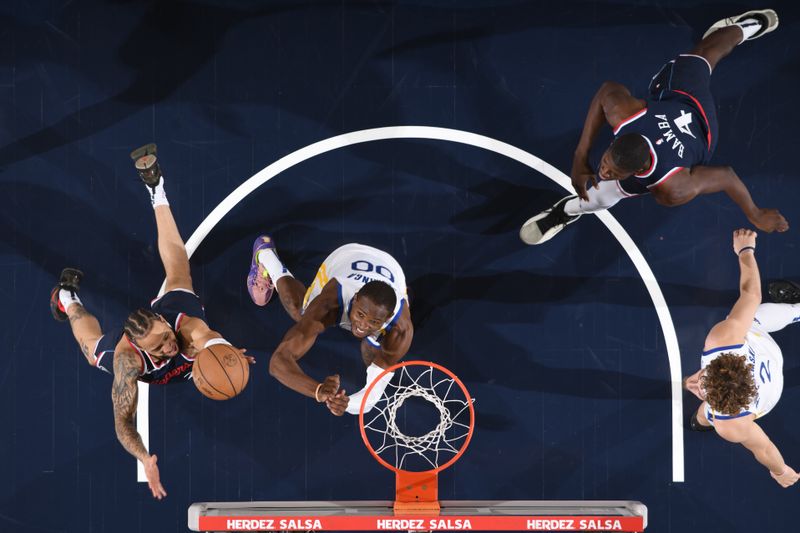 INGLEWOOD, CA - NOVEMBER 18: Amir Coffey #7 of the LA Clippers drives to the basket during the game against the Golden State Warriors on November 18, 2024 at Intuit Dome in Los Angeles, California. NOTE TO USER: User expressly acknowledges and agrees that, by downloading and/or using this Photograph, user is consenting to the terms and conditions of the Getty Images License Agreement. Mandatory Copyright Notice: Copyright 2024 NBAE (Photo by Juan Ocampo/NBAE via Getty Images)